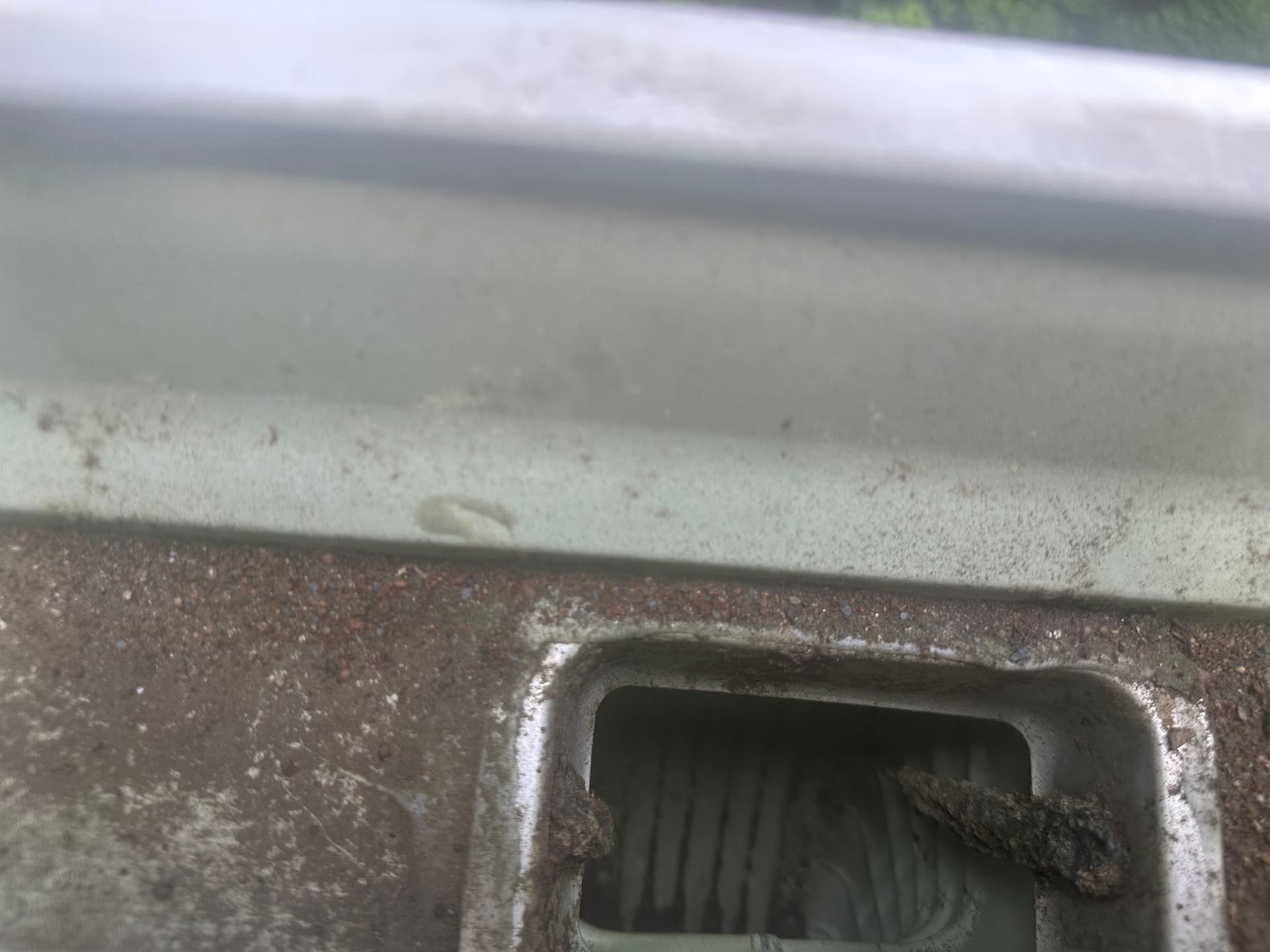 Effective Gutter Cleaning Prevents Water Damage